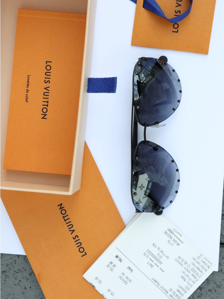 Louis Vuitton Black Frame Sunglasses With Blue Gradient Lenses